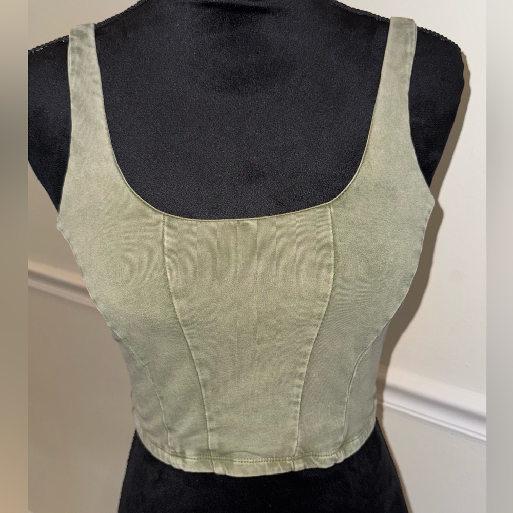 Mustard Seed Sage Green Ribbed Crop Tank – Size Small
